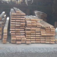 Planung, Aufbau und Fertigstellung einer L-Terrasse.